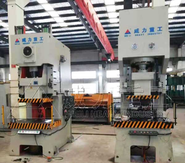 200噸氣動沖床+液壓沖床